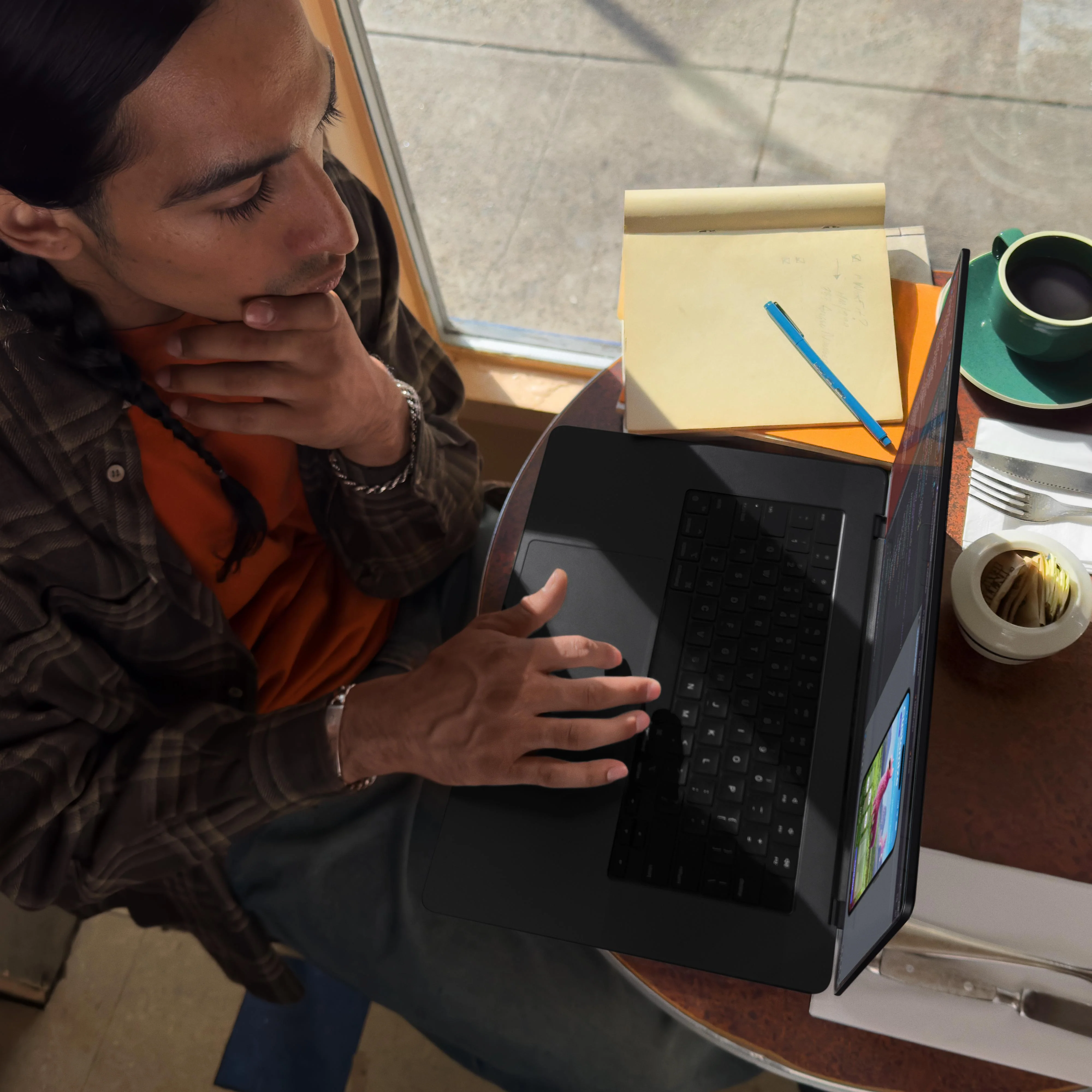 14-inch MacBook Pro: Apple M3 Pro chip with 12‑core CPU and 18‑core GPU, 1TB SSD - Space Black - Image 8