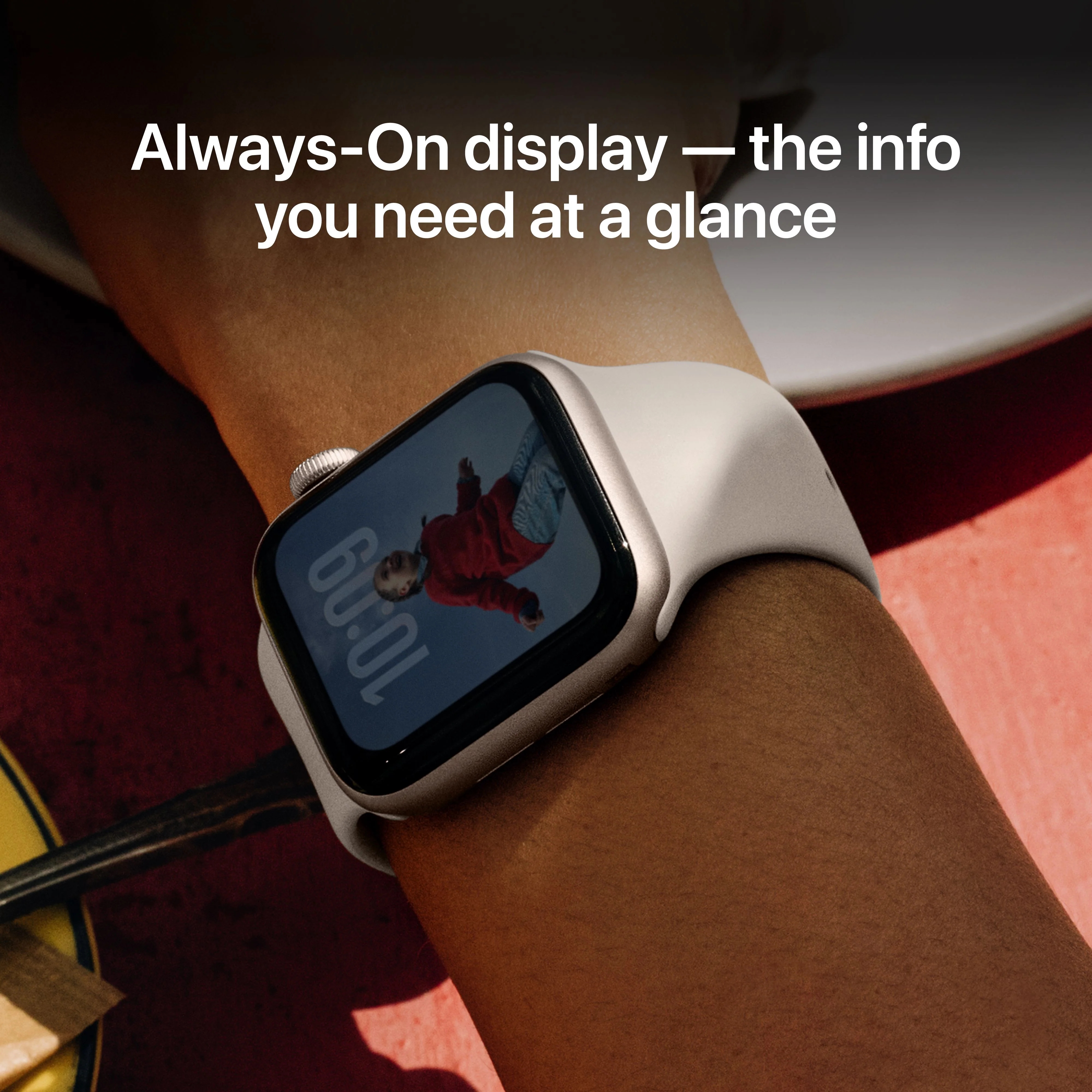 Apple Watch SE 3 GPS 44mm Starlight Aluminium Case with Starlight Sport Band - M/L - Image 5