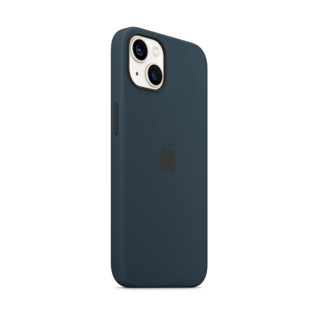 Apple iPhone 13 Silicone Case with MagSafe - Image 12