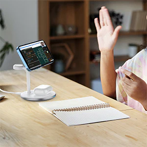 Pulse 3 In 1 Magsafe Charger - White - Image 15