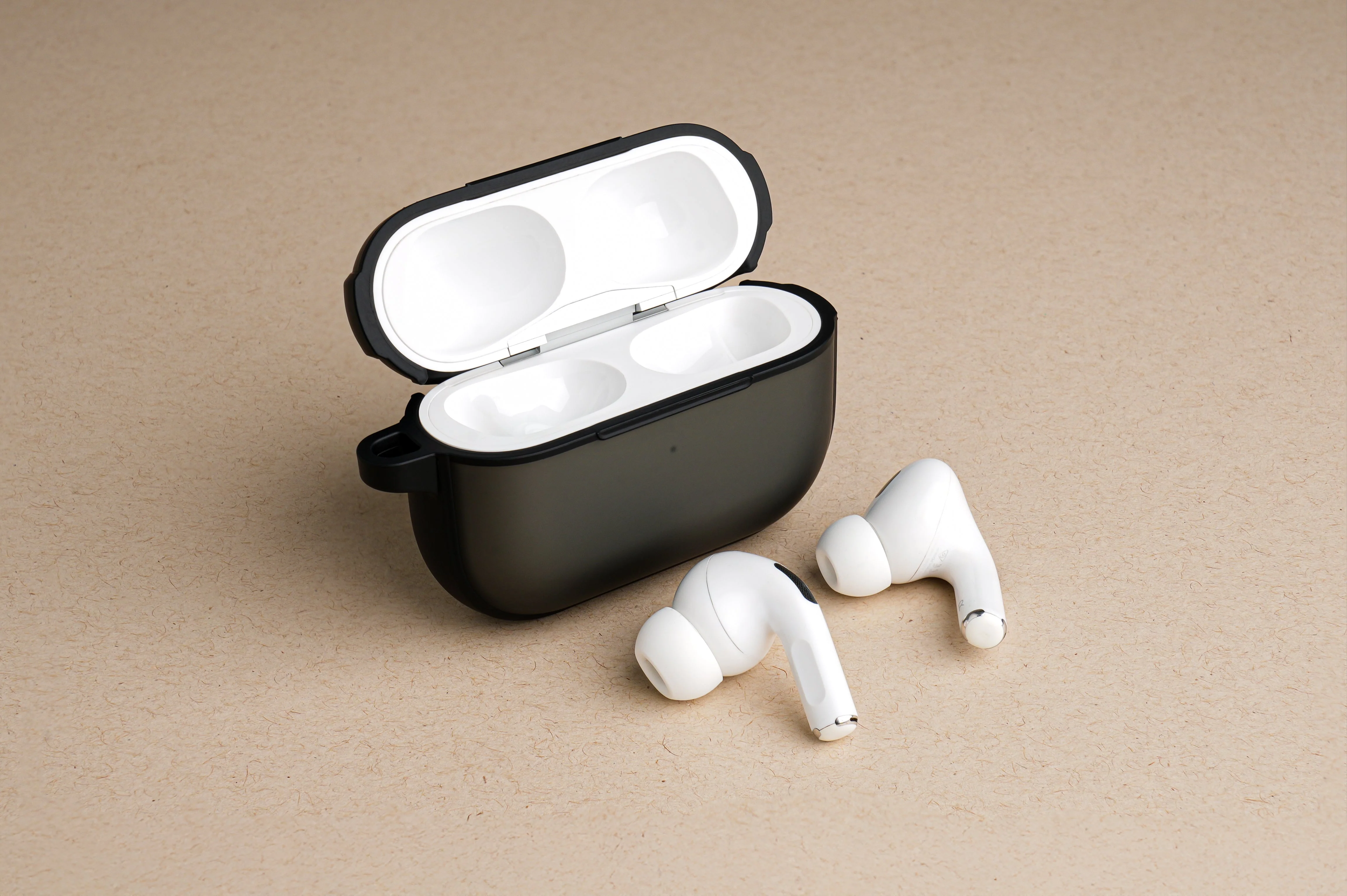 TEKNE Hybrid  shockproof case for Airpods-Black - Image 5
