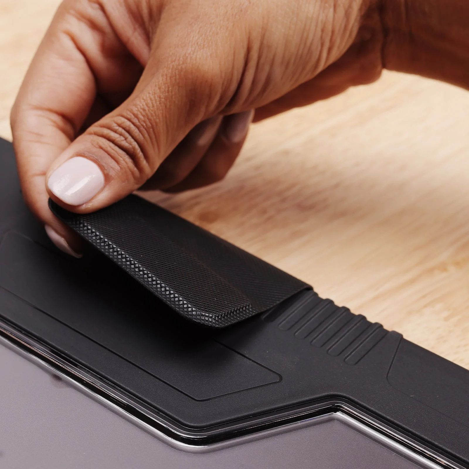 TEKNE Shockproof Vegan Leather Case for iPad Pro 11 M4 | Stand Function | Drop Protection - Black - Image 9