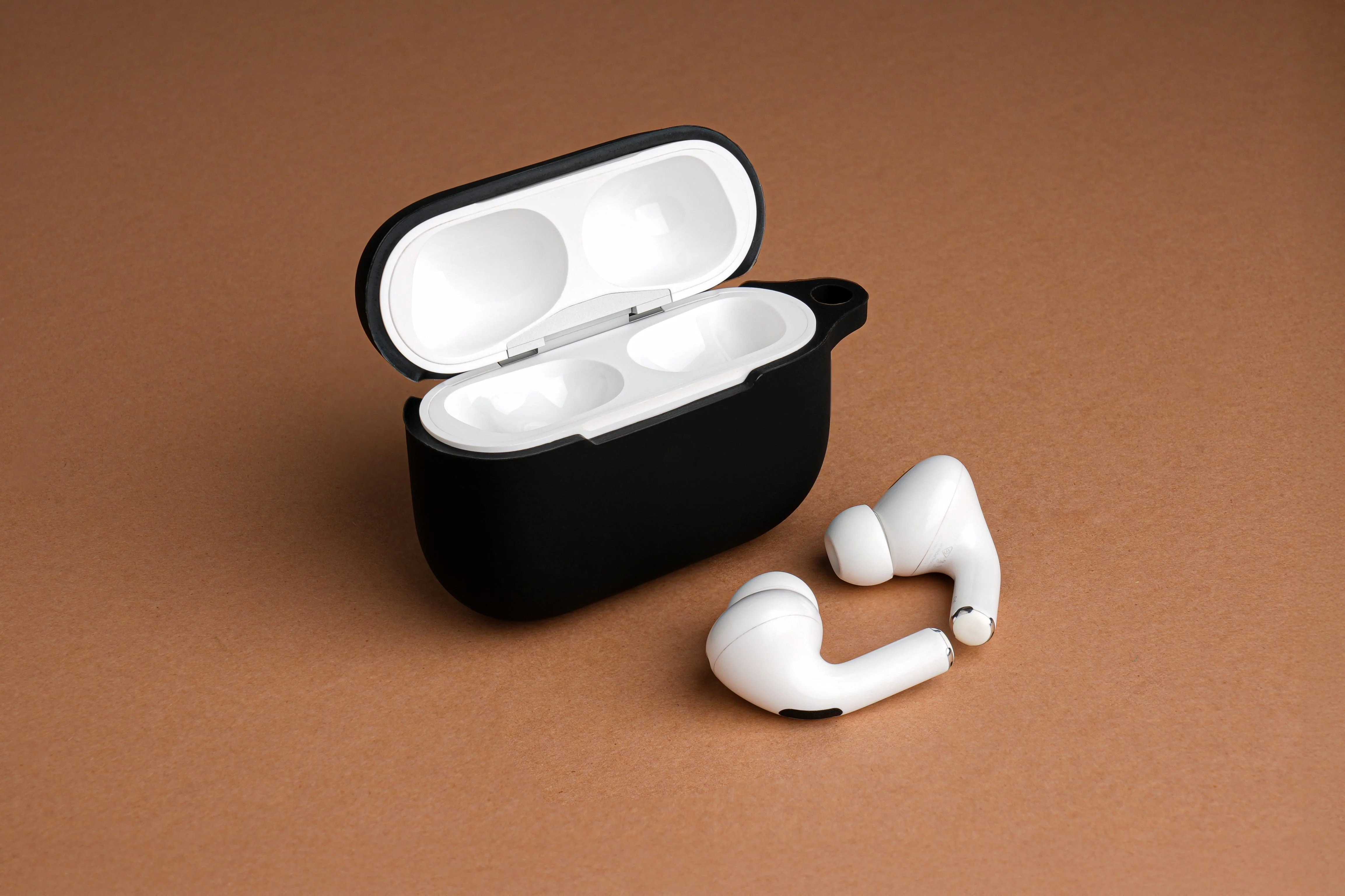 TEKNE Silicone Airpod Case for Airpods Pro-Classic BLK - Image 4