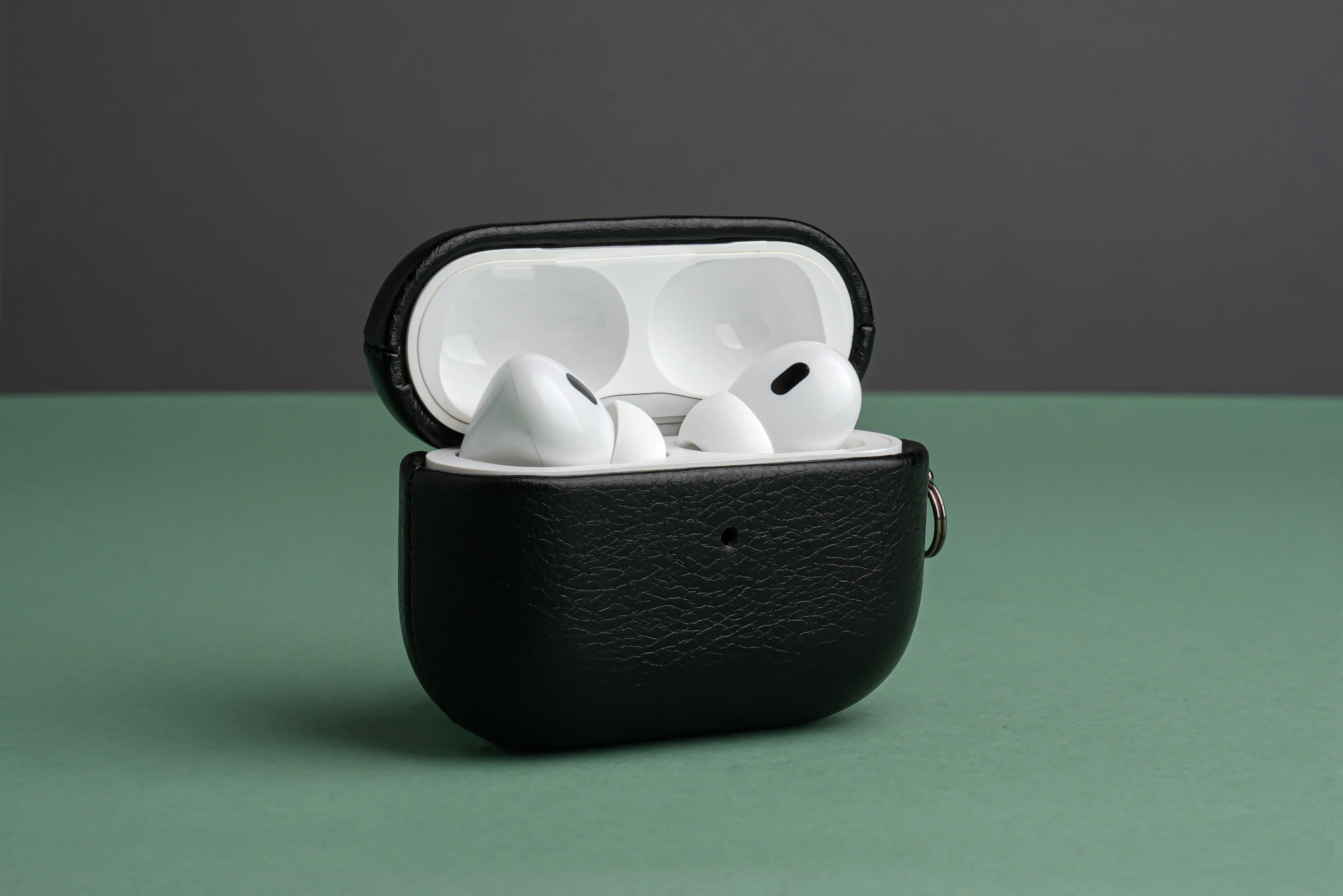 TEKNE Vegan Leather case for Airpods-Black - Image 6