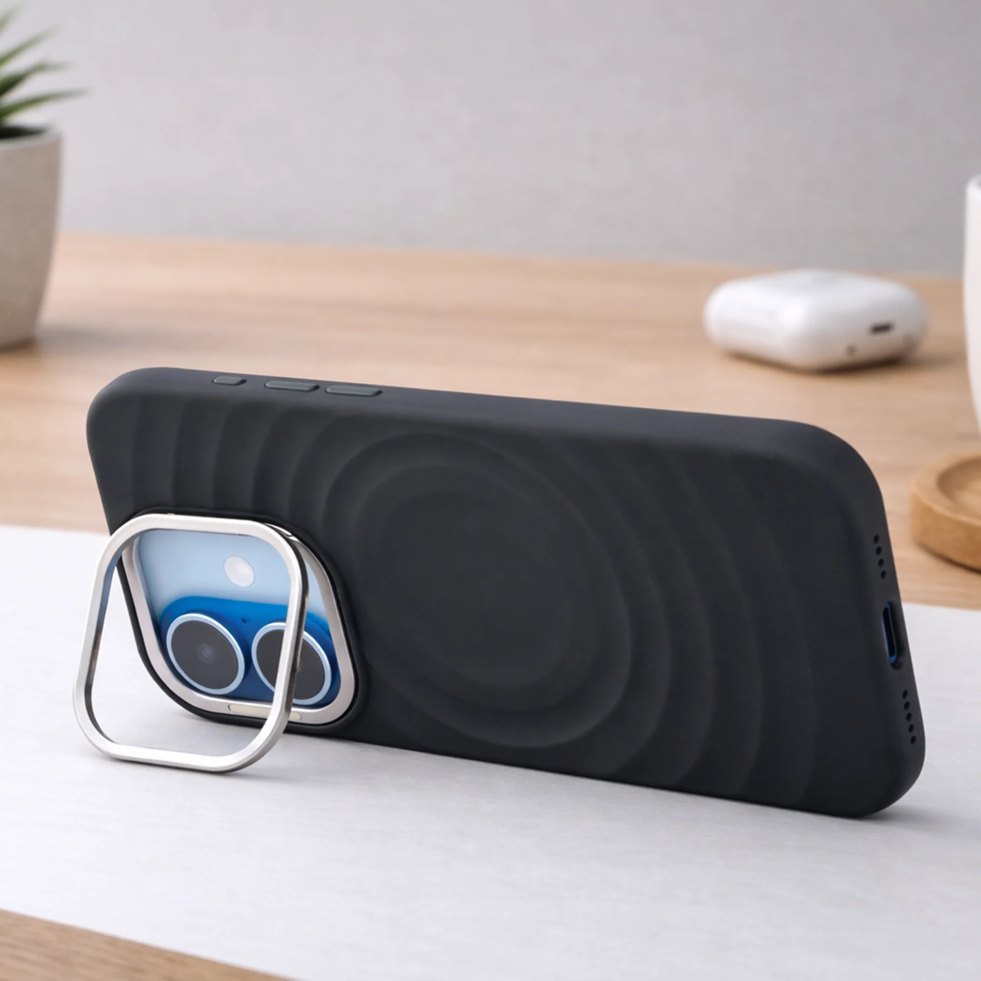 TEKNE WaveStand Silicone Case for iPhone 17- Black - Image 3