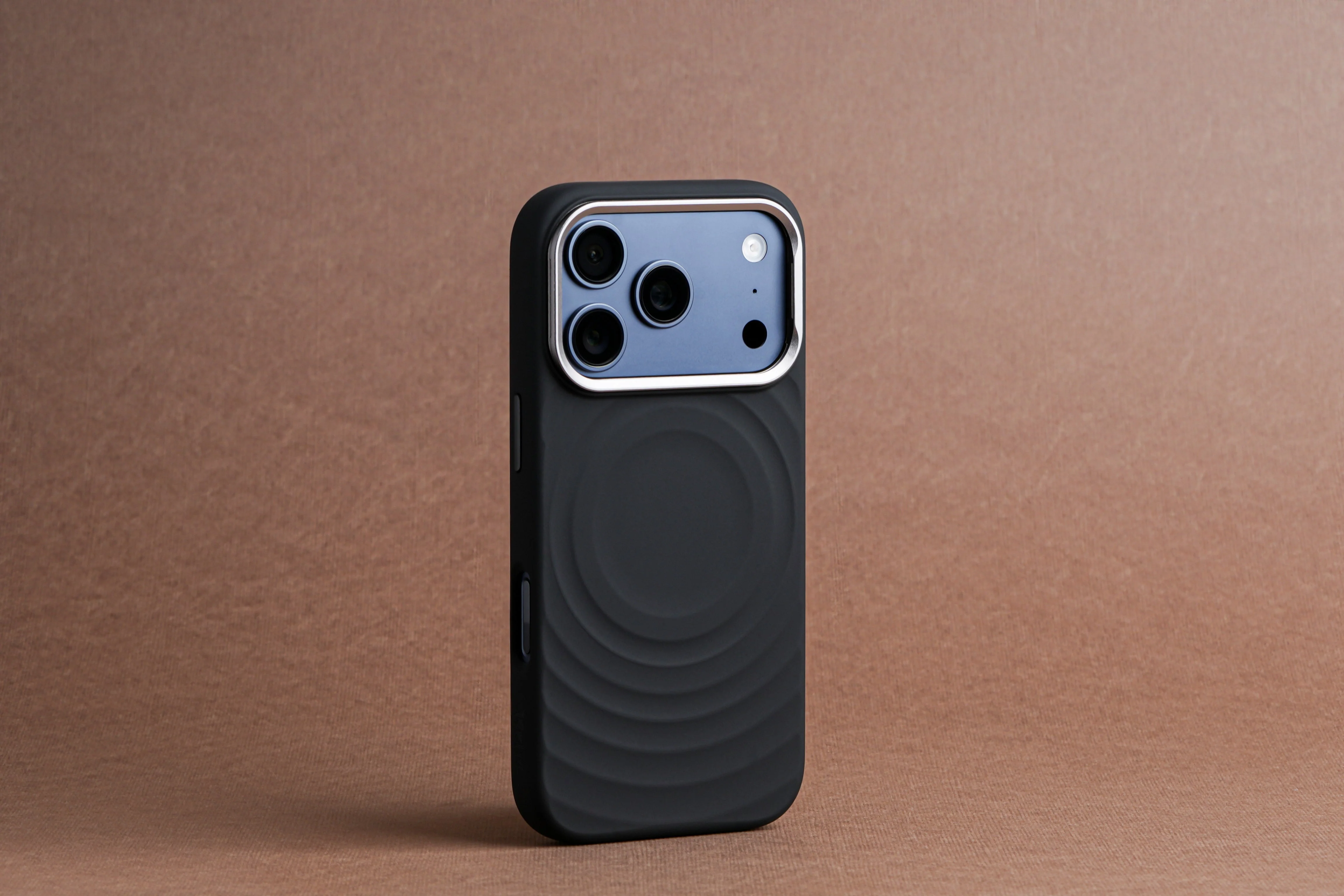 TEKNE WaveStand Silicone Case for iPhone 17 Pro- Black - Image 2